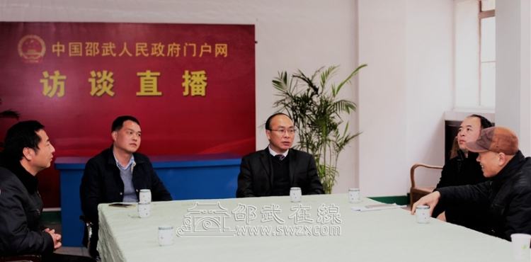 市委书记何光松走访慰问我市新闻工作者