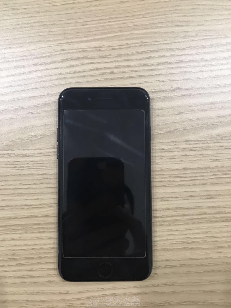 出1900元一台苹果77s128g得8成新