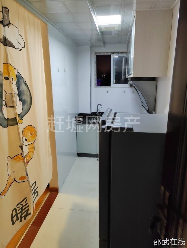 fbe174e8-10dd-4d0a-b4c9-68ec4881c31c.jpg