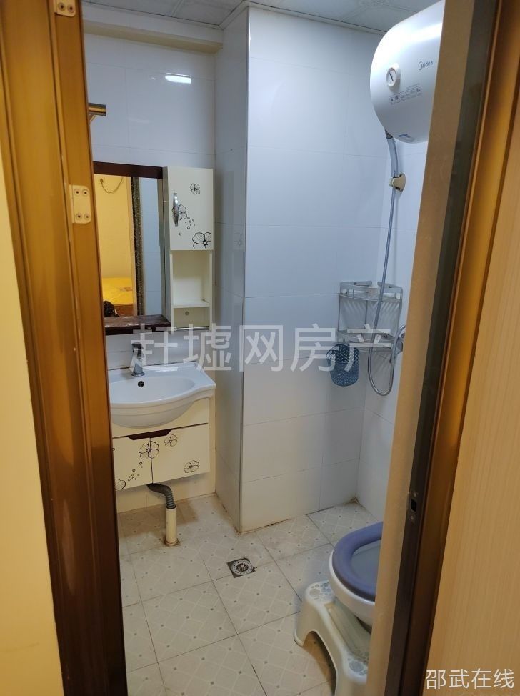 3316d985-9f79-47cb-b5cb-14f92a585bc2.jpg