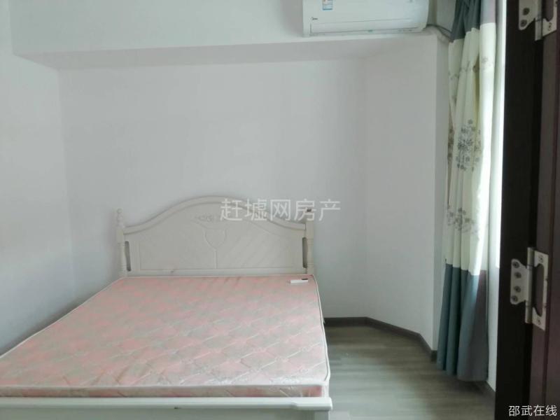 b22190a4-fc3c-49bd-bfe3-da7e073db98d.jpg
