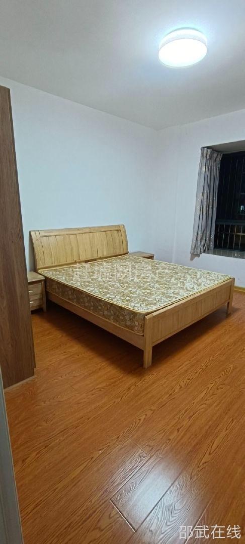 9f6d2fe5-27ff-47b0-97a3-055d9cc29ade.jpg