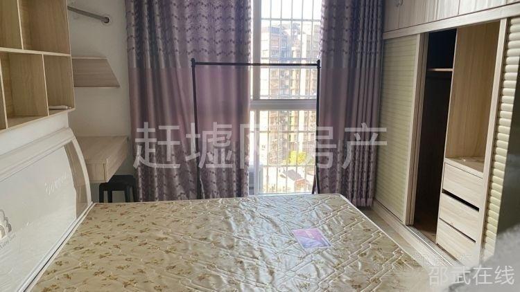 a27aa019-e0fb-4002-b15a-4d4e1252b5af.jpg