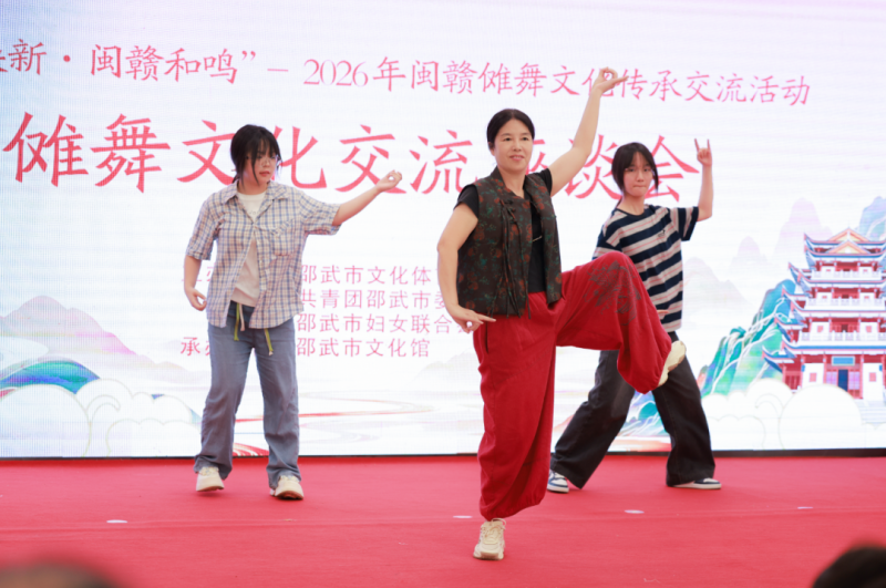 DSC000.jpg